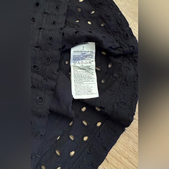 NWOT GAP Eyelet Lace Black Long Sleeve Dress. Size Small. - Picture 8 of 8